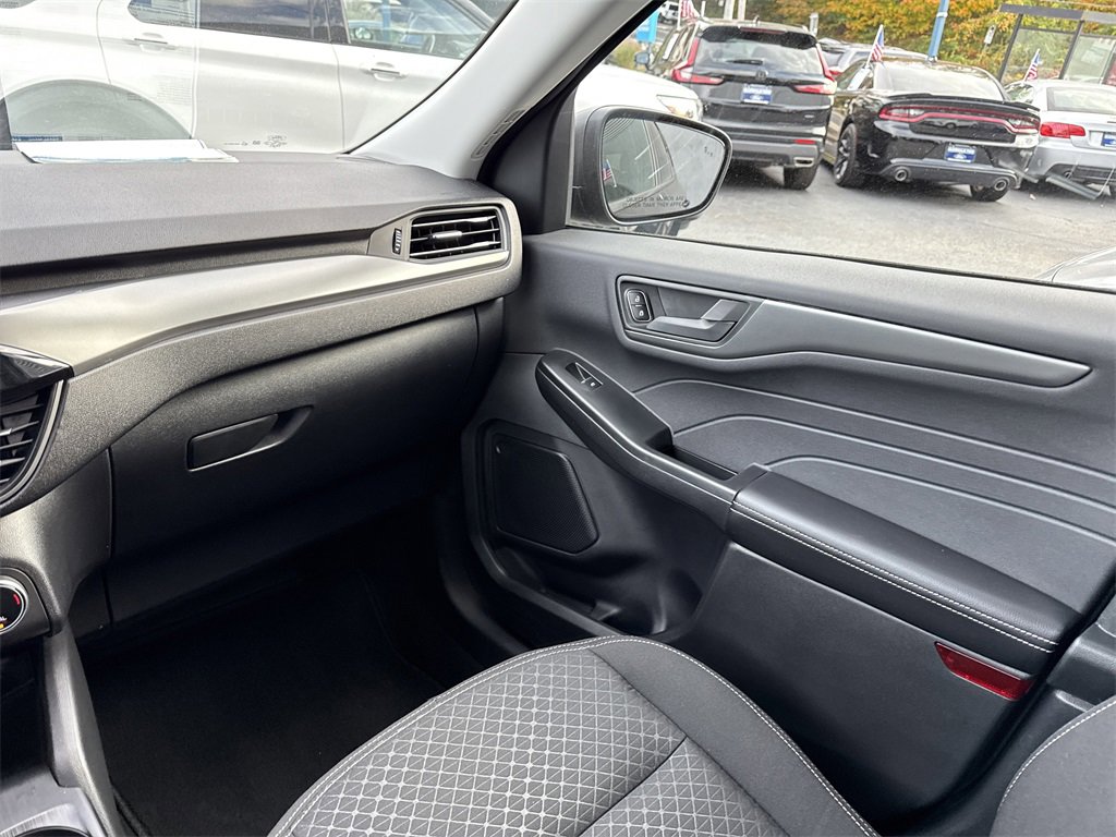 Used 2025 Ford Escape Active w/ Cold Weather Package image 15