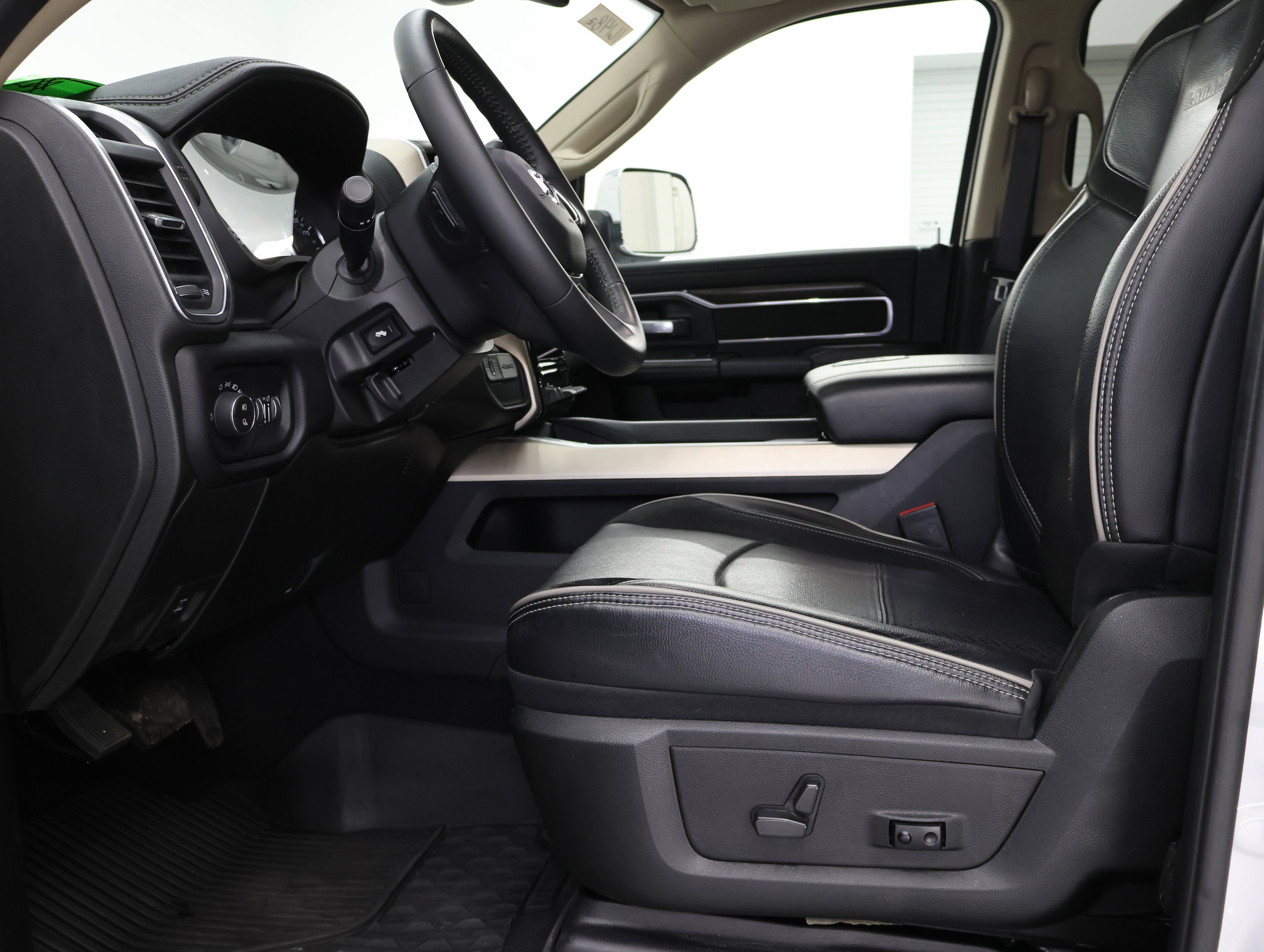 Used 2022 RAM 2500 Laramie image 8