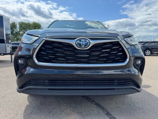 Used 2022 Toyota Highlander Limited AWD/4WD image 2