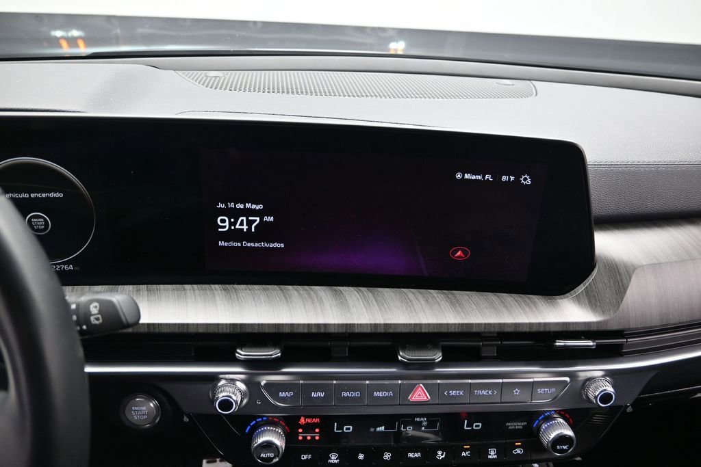 Used 2024 Kia Telluride SX w/ Towing Package FWD image 14