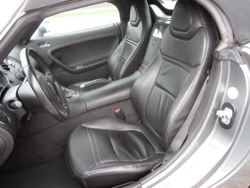 Used 2006 Pontiac Solstice Convertible w/ Premium Package image 18