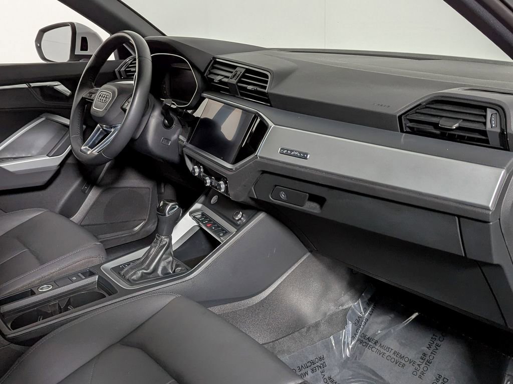 Used 2020 Audi Q3 2.0T Premium w/ Convenience Package image 25