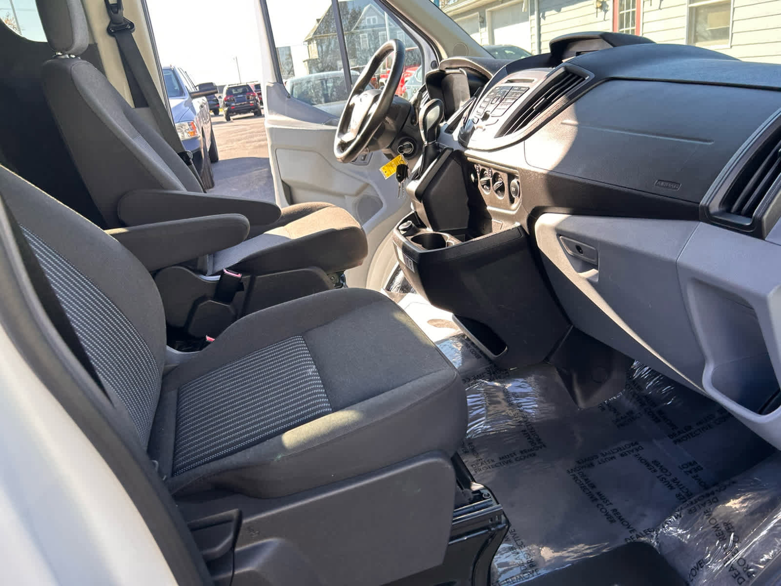 Used 2019 Ford Transit 150 XLT image 26