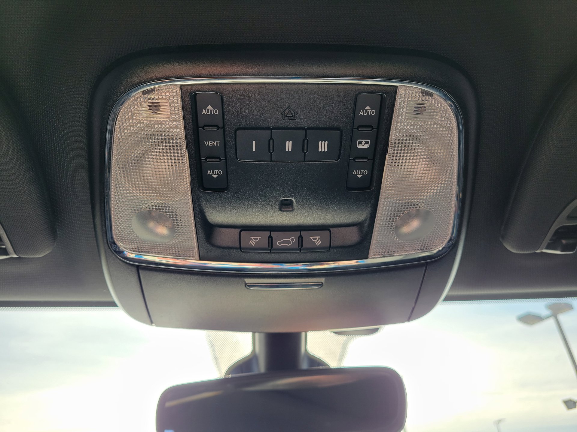 Used 2020 Jeep Grand Cherokee Limited X image 31