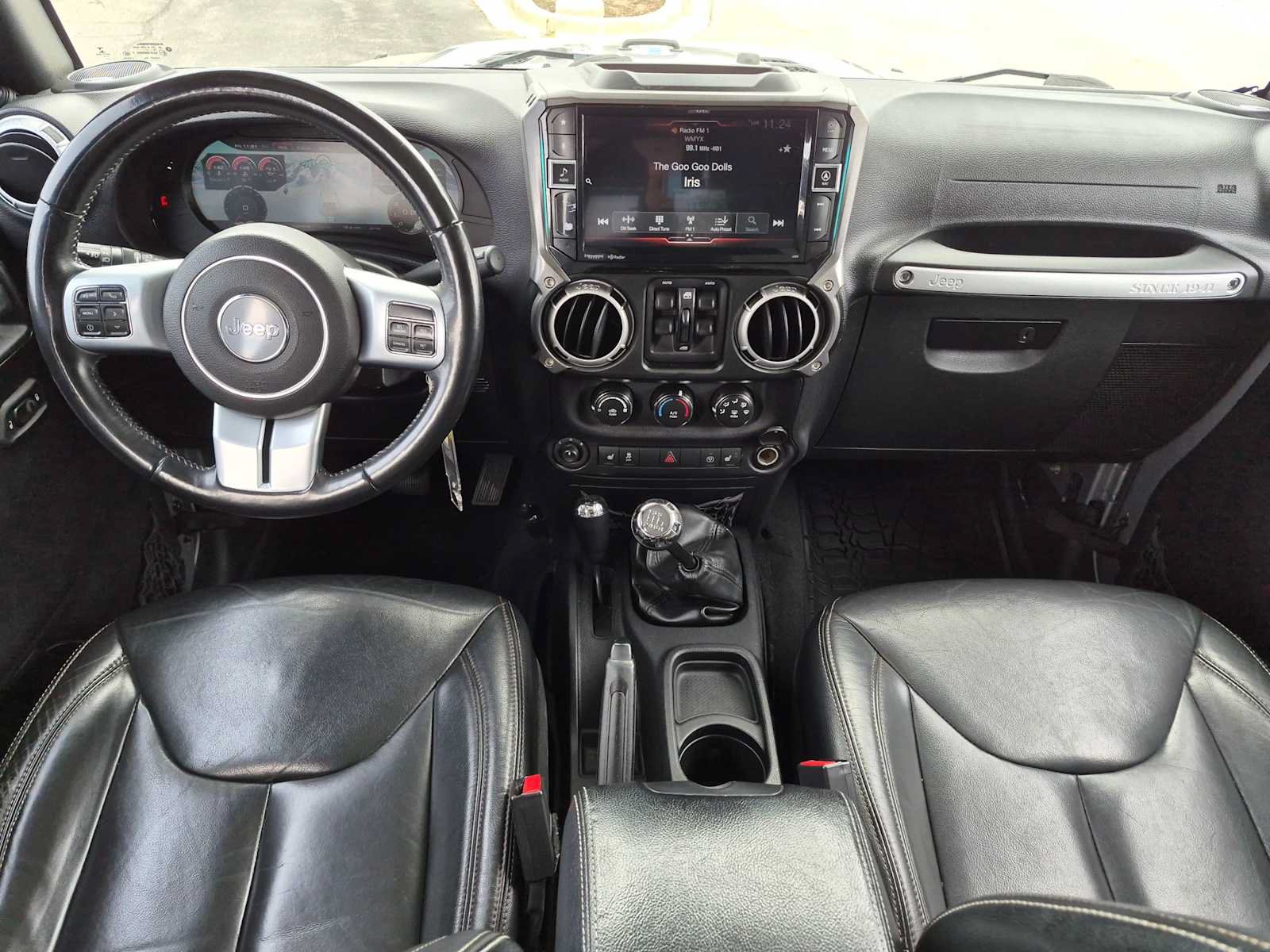 Used 2016 Jeep Wrangler Unlimited Rubicon AWD/4WD image 13