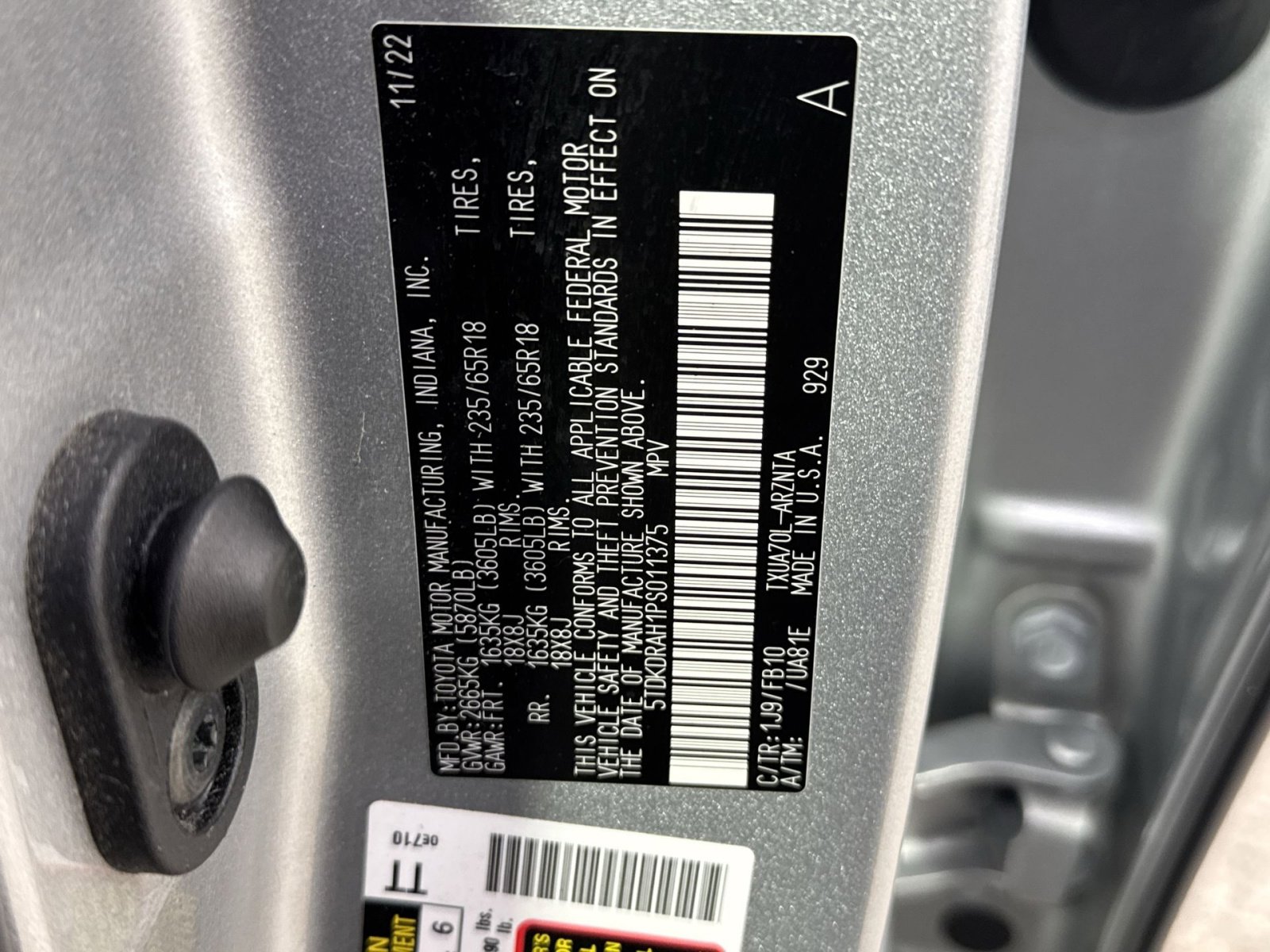 Used 2023 Toyota Highlander LE FWD image 34