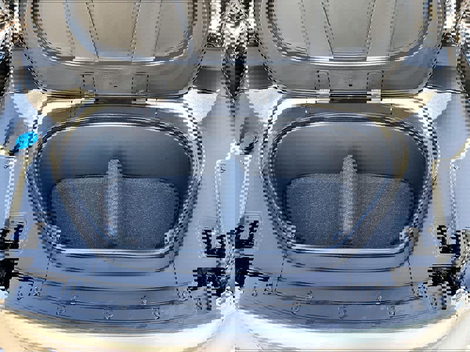 Used 2023 Volvo XC40 Recharge Plus w/ Protection Package Premier image 34