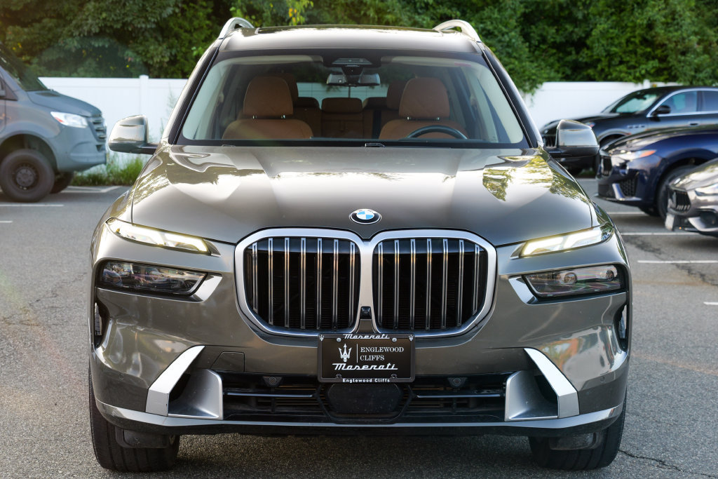 Used 2024 BMW X7 xDrive40i AWD/4WD image 2