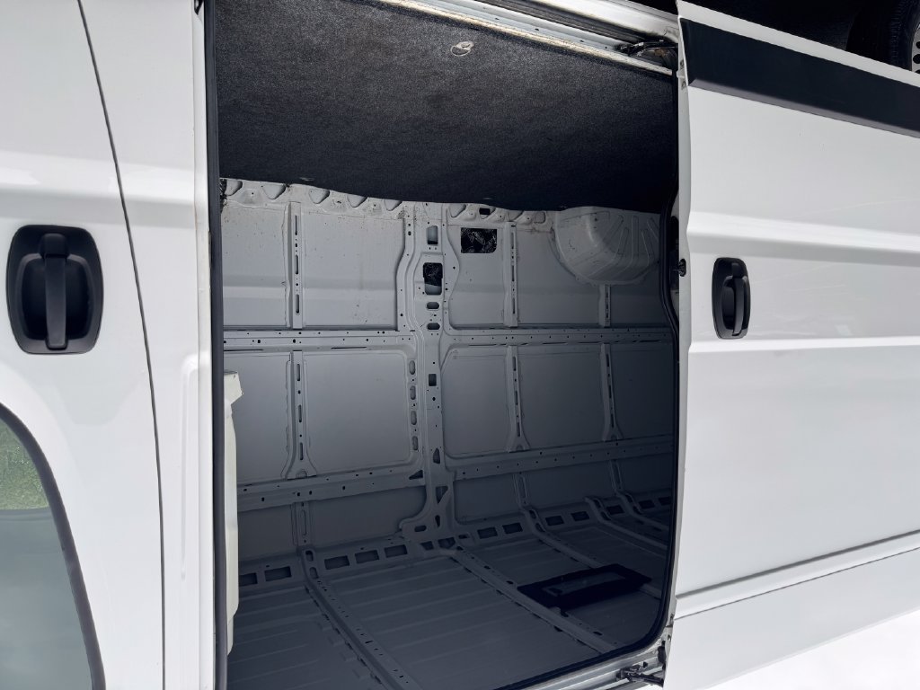 Used 2024 RAM ProMaster 2500 w/ Convenience Group FWD image 14