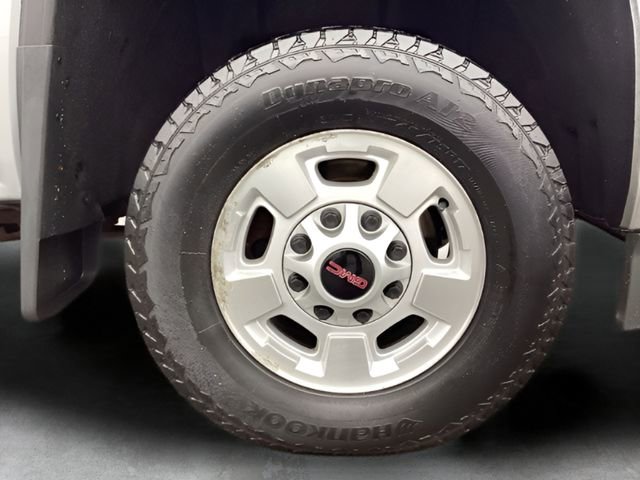 Used 2018 GMC Sierra 2500 SLE w/ SLE Preferred Package image 9