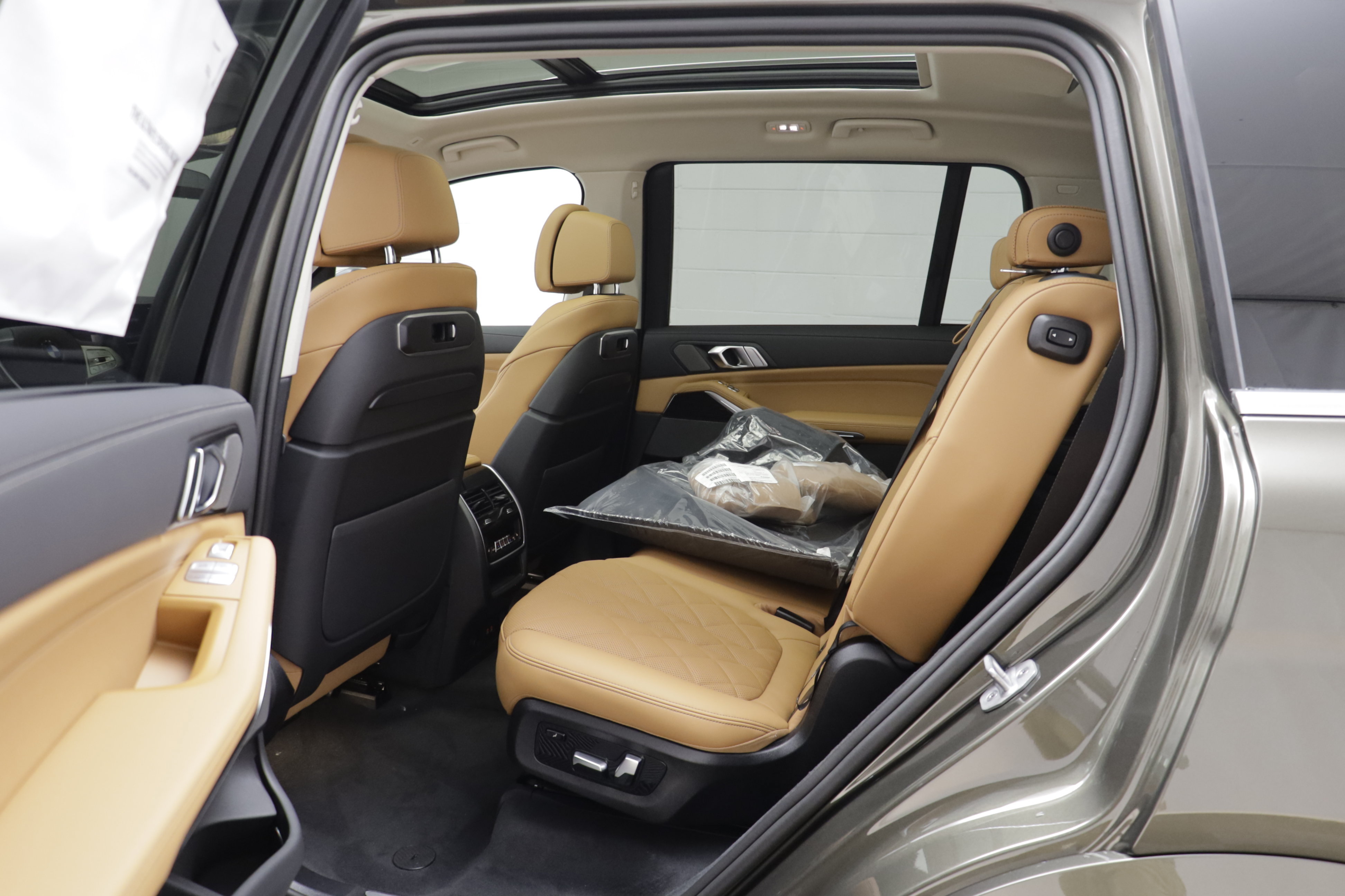 New 2027 BMW X7 xDrive40i AWD/4WD image 14