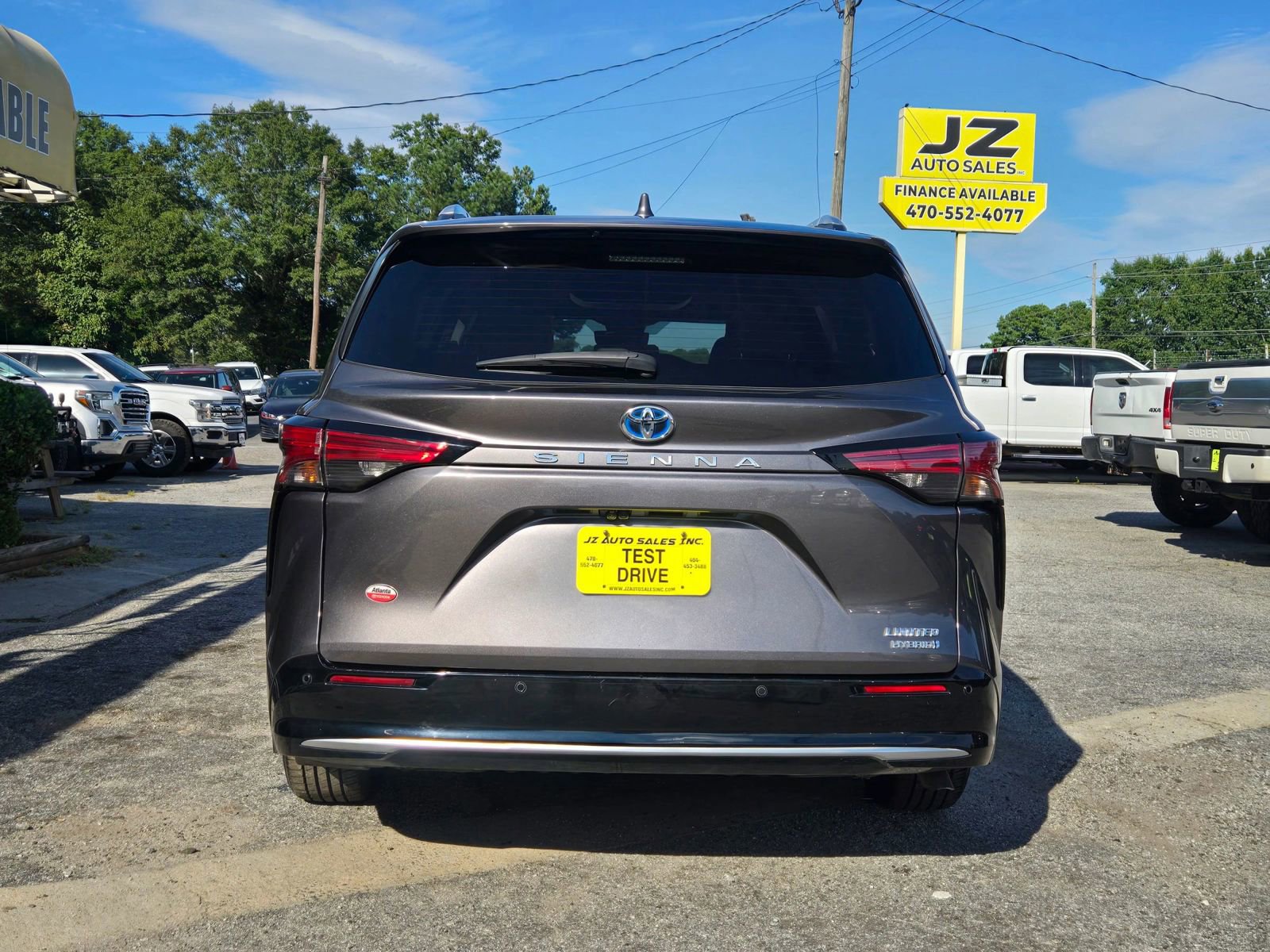 Used 2021 Toyota Sienna Limited image 4