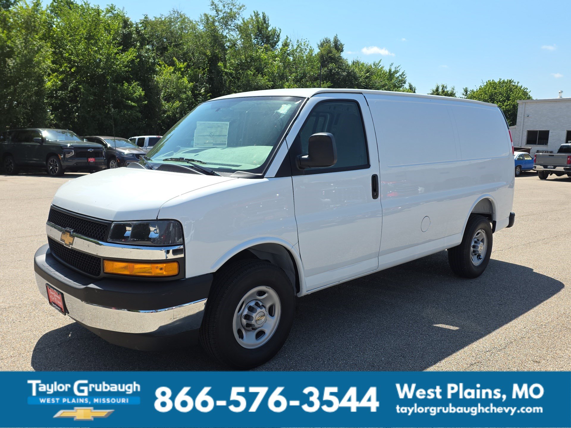 New 2026 Chevrolet Express 3500 w/ Driver Convenience Package RWD image 4