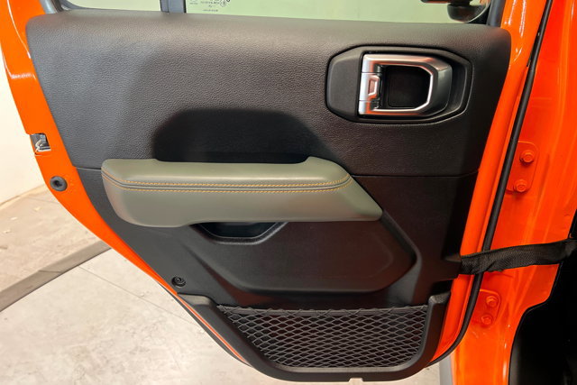 Used 2025 Jeep Gladiator Mojave image 18