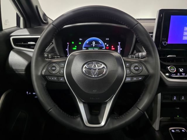 Used 2025 Toyota Corolla Cross XSE w/ Convenience Package image 16