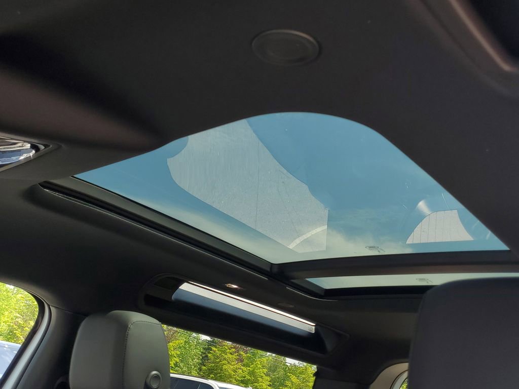 Certified 2025 Land Rover Defender 90 S image 9