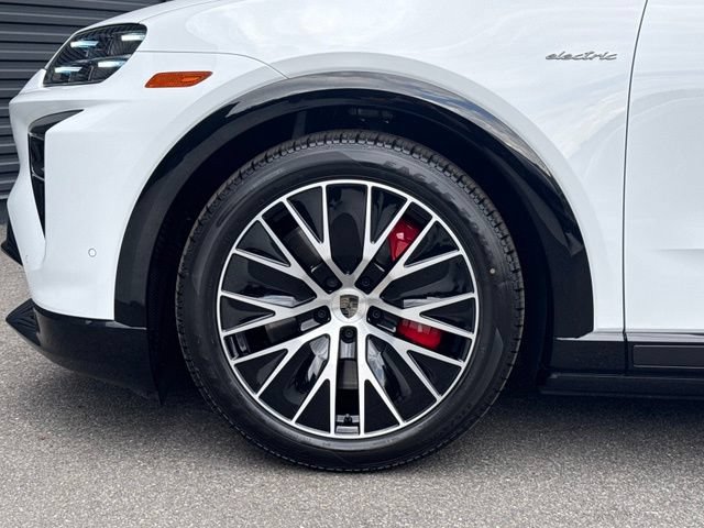 New 2026 Porsche Cayenne Turbo AWD/4WD image 11