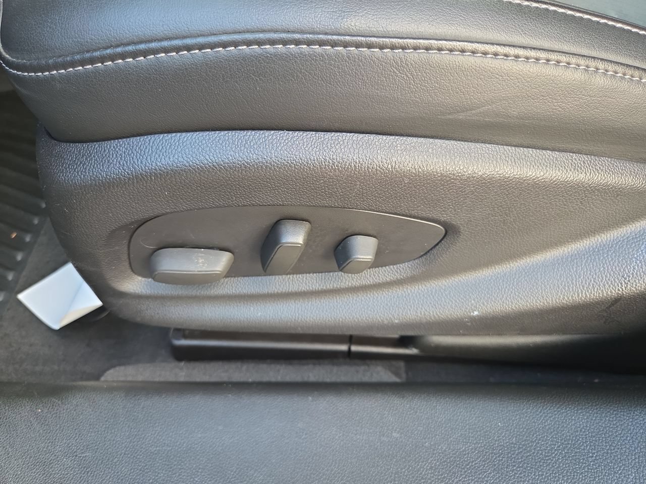 Used 2015 Buick LaCrosse FWD image 16