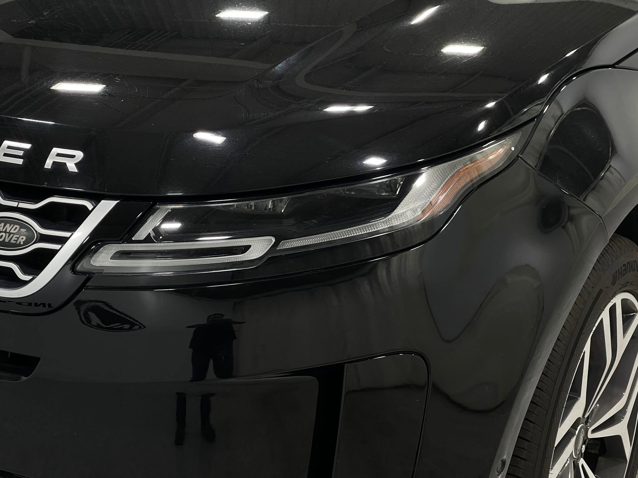 Used 2020 Land Rover Range Rover Evoque SE image 34