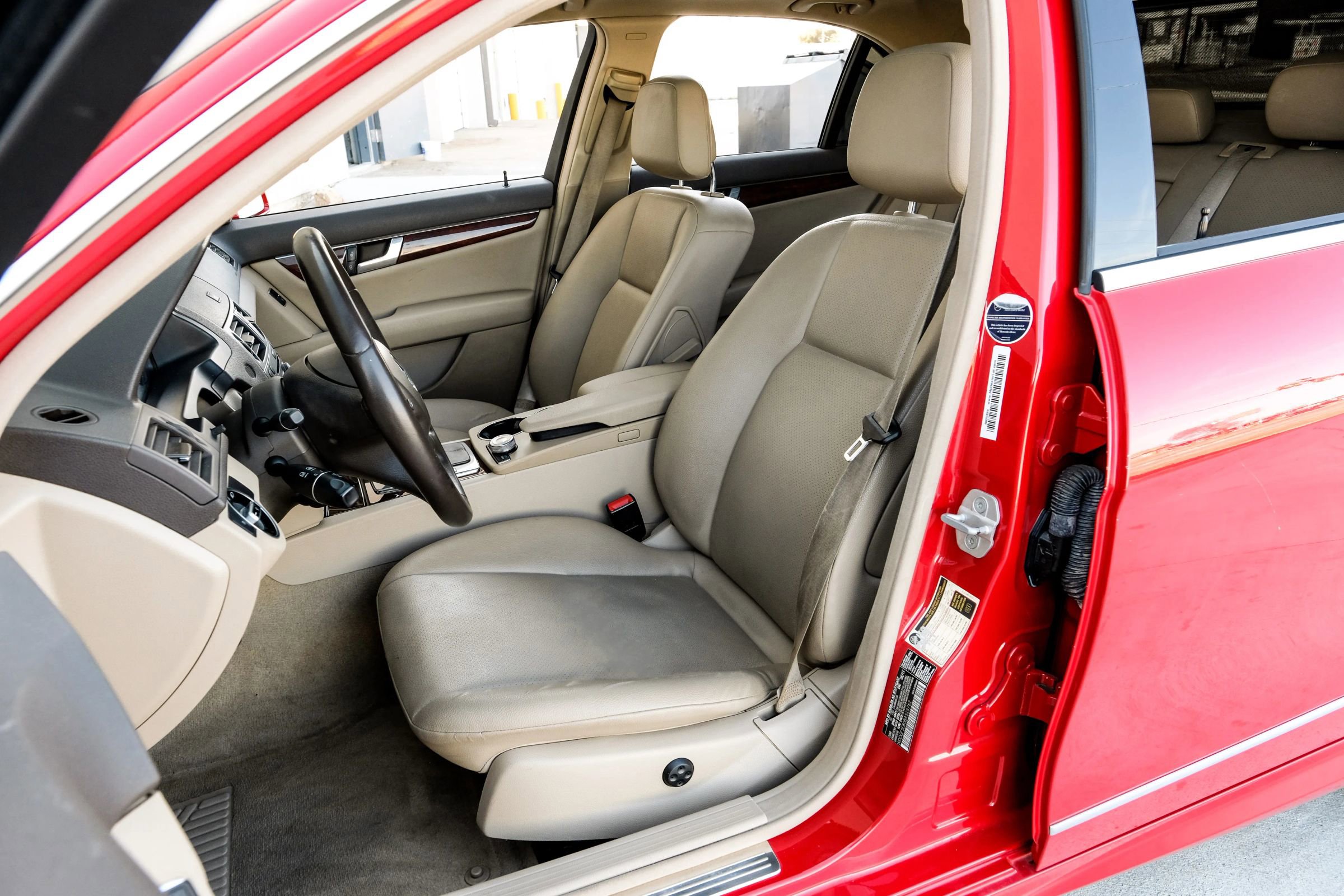 Used 2011 Mercedes-Benz C 300 C 300 Luxury Sedan 4D w/ Premium 1 Pkg image 33