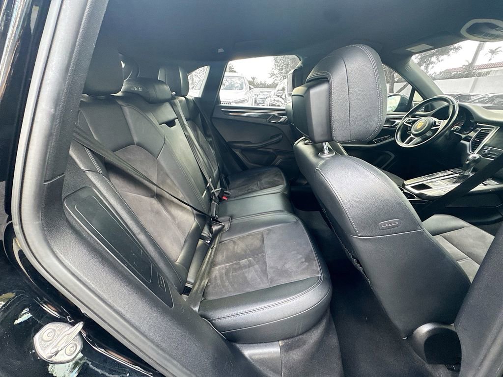 Used 2018 Porsche Macan AWD/4WD image 26