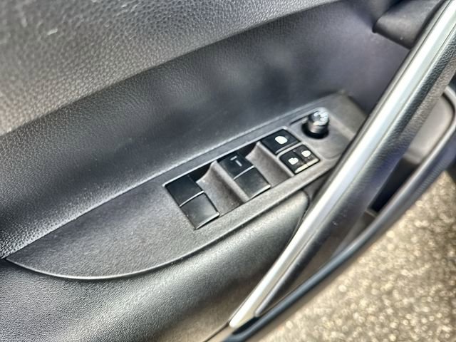 Used 2023 Toyota Corolla Cross LE image 22