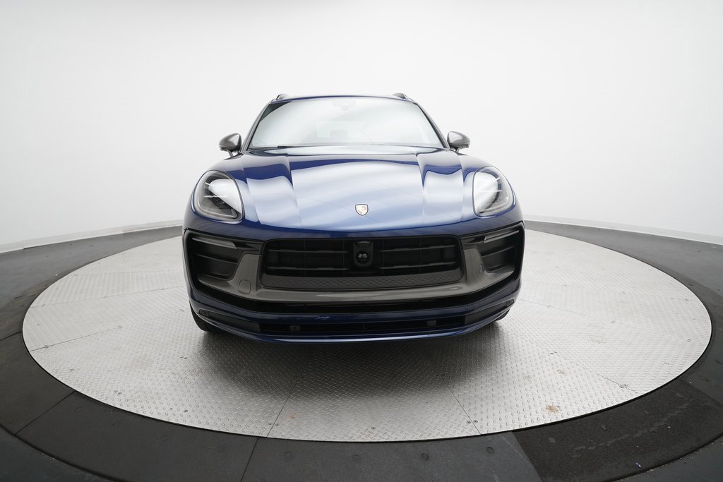 Used 2025 Porsche Macan Turbo image 9