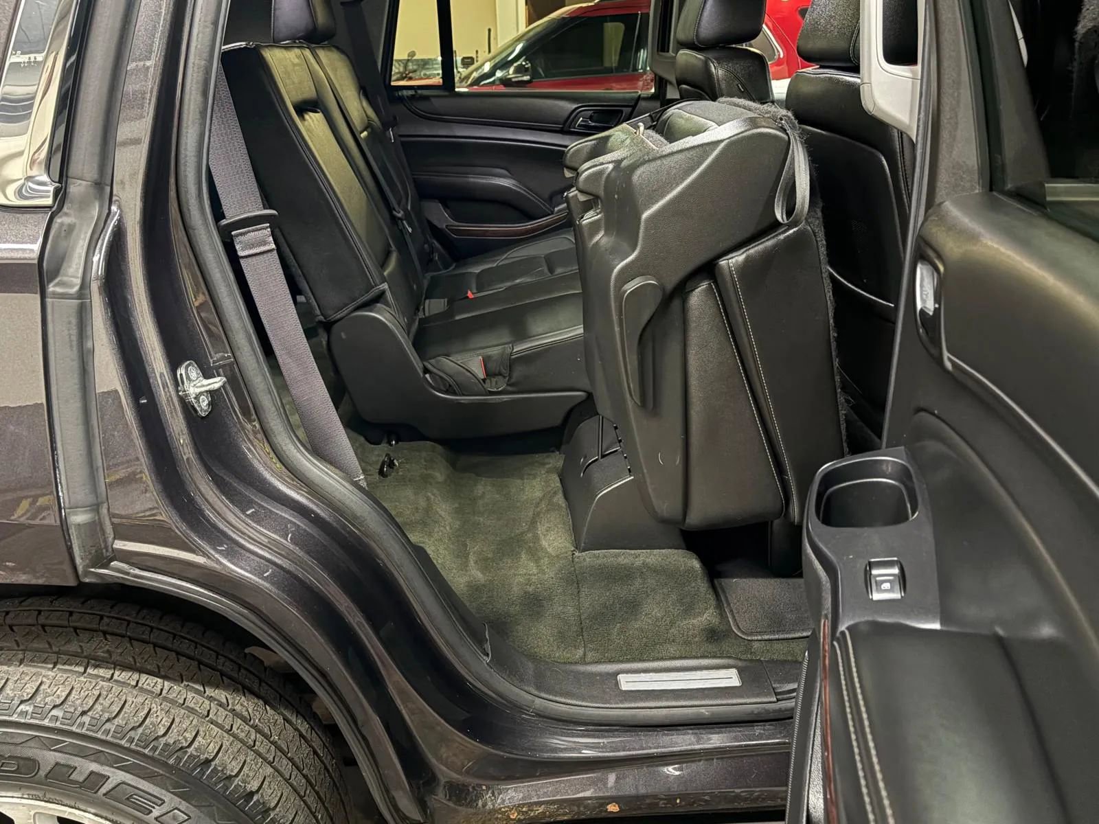 Used 2015 GMC Yukon SLT image 25