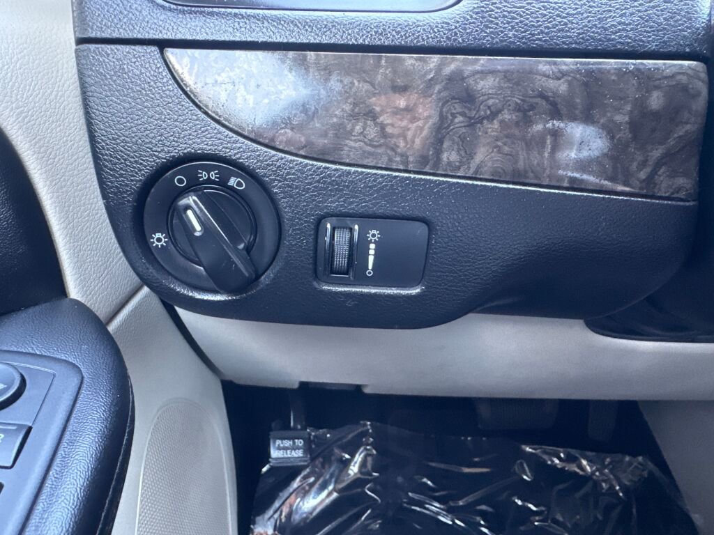 Used 2011 Dodge Grand Caravan Express w/ PWR Window Group FWD image 32