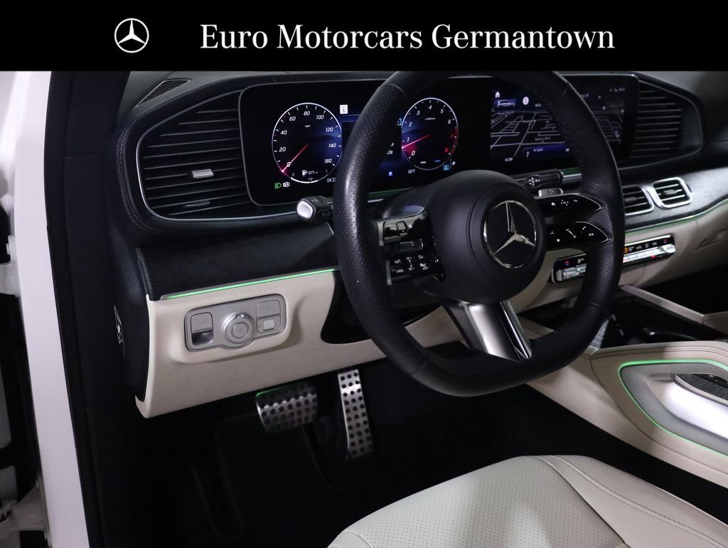 Used 2025 Mercedes-Benz GLS 450 4MATIC w/ AMG Line Exterior image 33