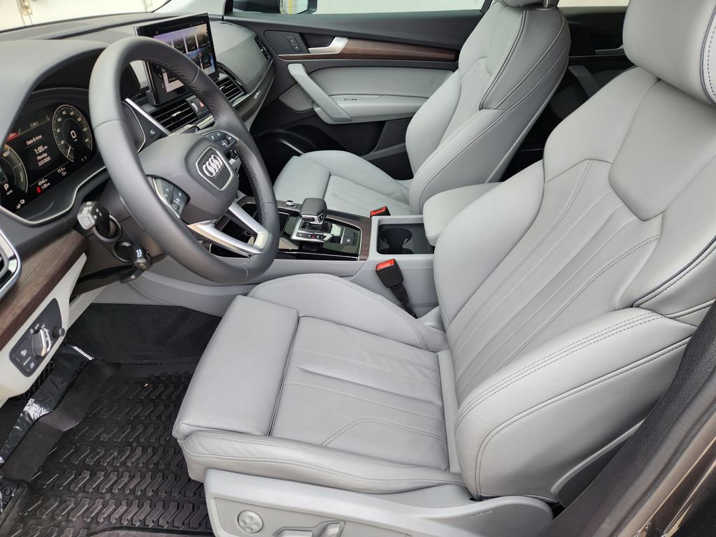 Used 2025 Audi Q5 e Premium image 13