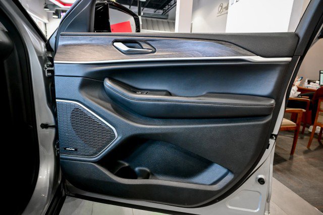 Used 2021 Jeep Grand Cherokee L Limited AWD/4WD image 30