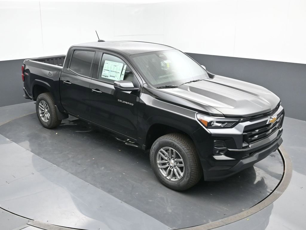 Used 2024 Chevrolet Colorado LT w/ LT Convenience Package III image 23