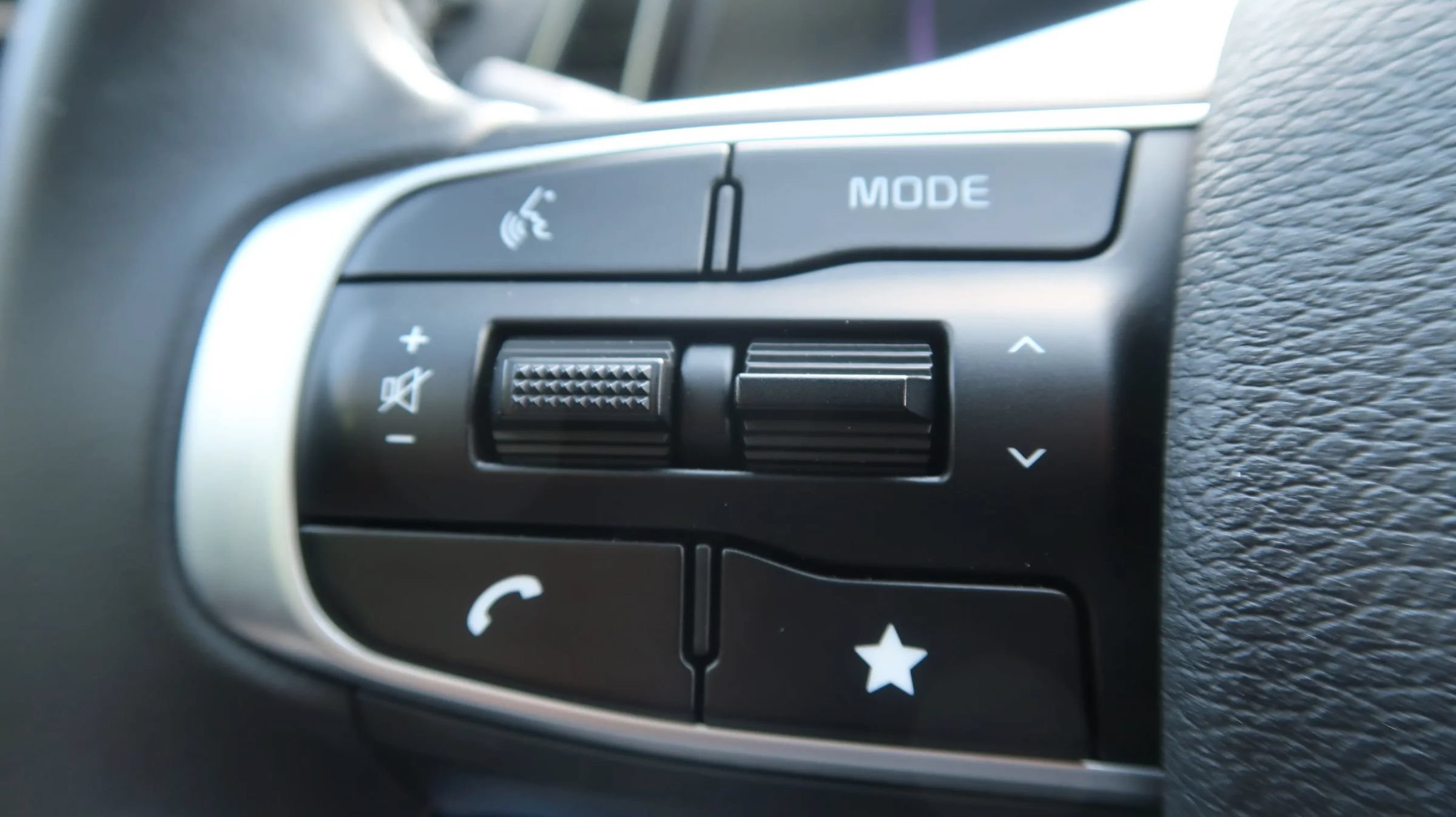Used 2025 Kia Sportage EX w/ Premium Package AWD/4WD image 38