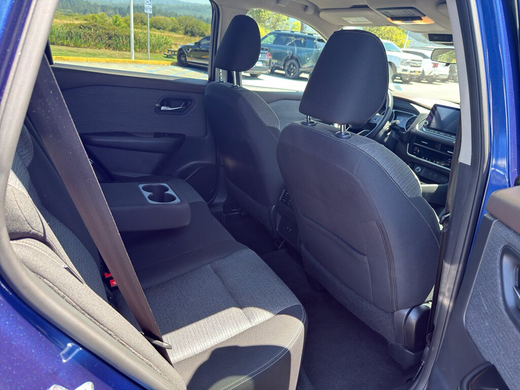 Used 2023 Nissan Rogue SV AWD/4WD image 20