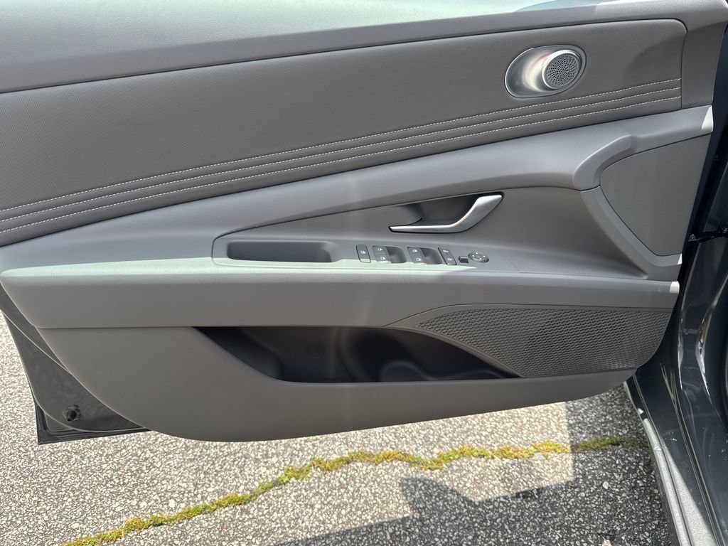 New 2025 Hyundai Elantra Sport image 10