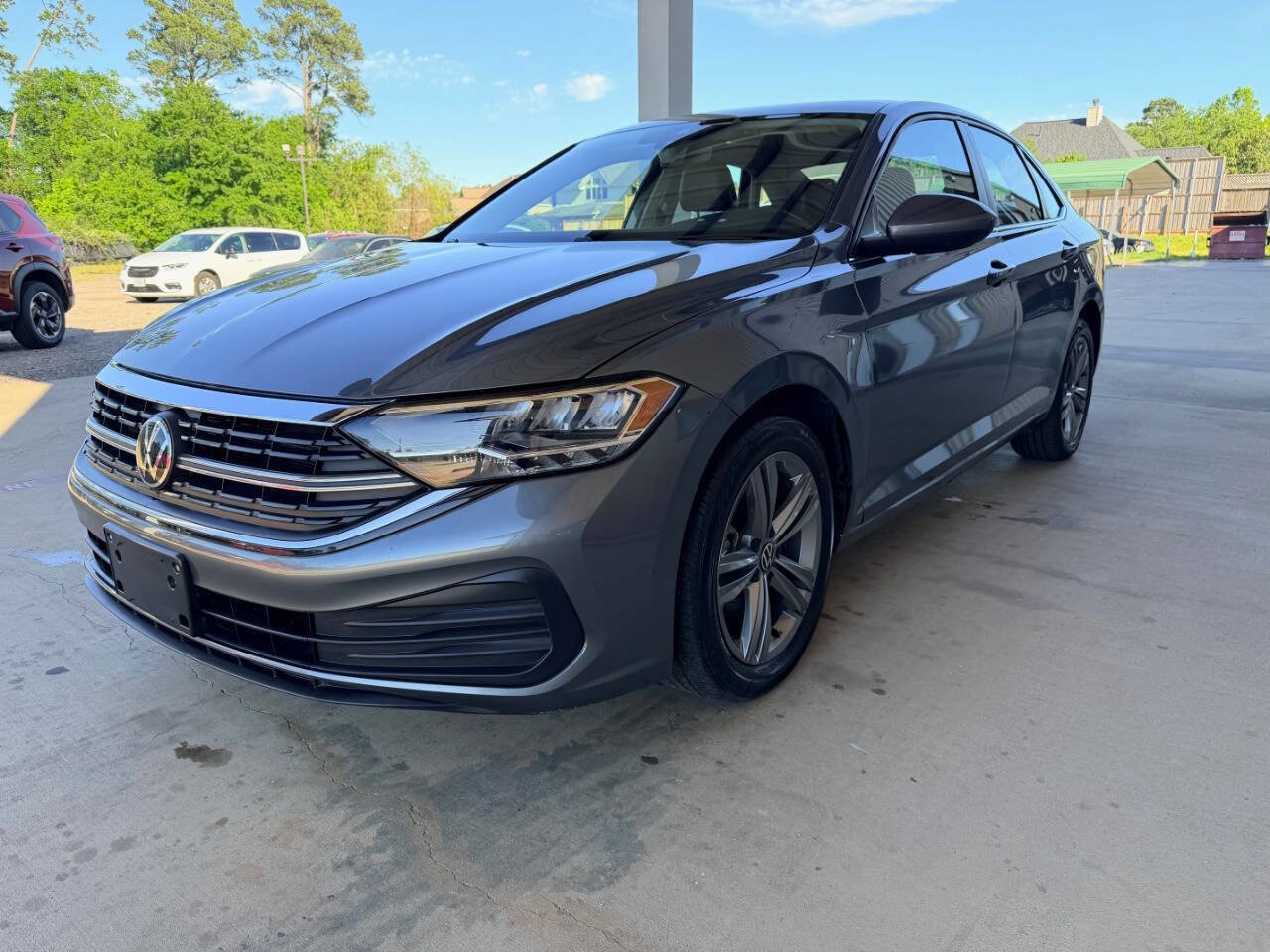 Used 2024 Volkswagen Jetta SE image 3