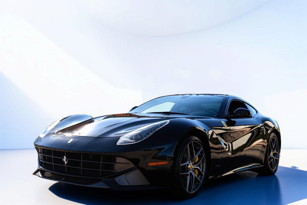 Used 2014 Ferrari F12 Berlinetta RWD image 30