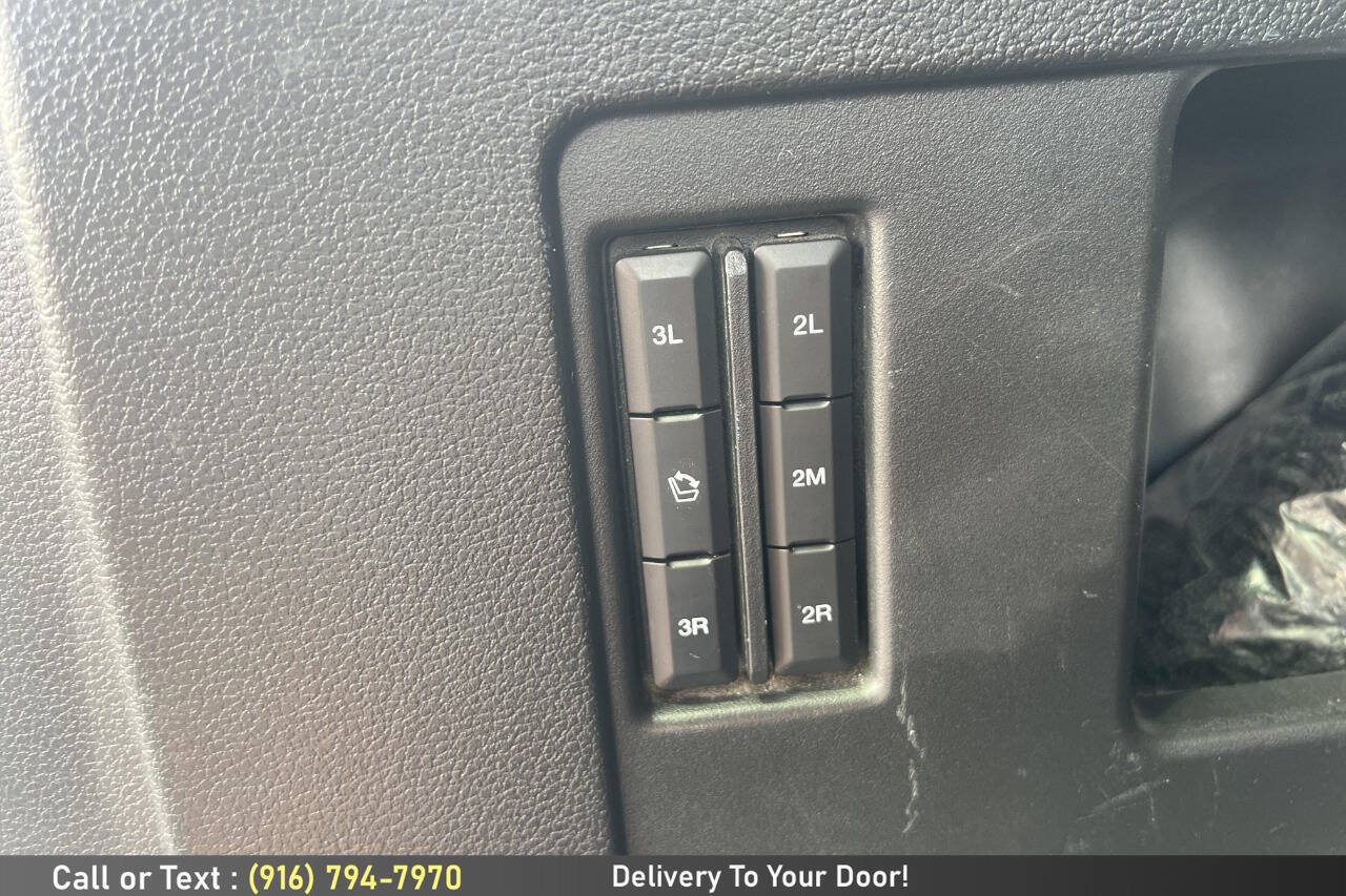 Used 2018 Ford Expedition Limited w/ Equipment Group 301A AWD/4WD image 13