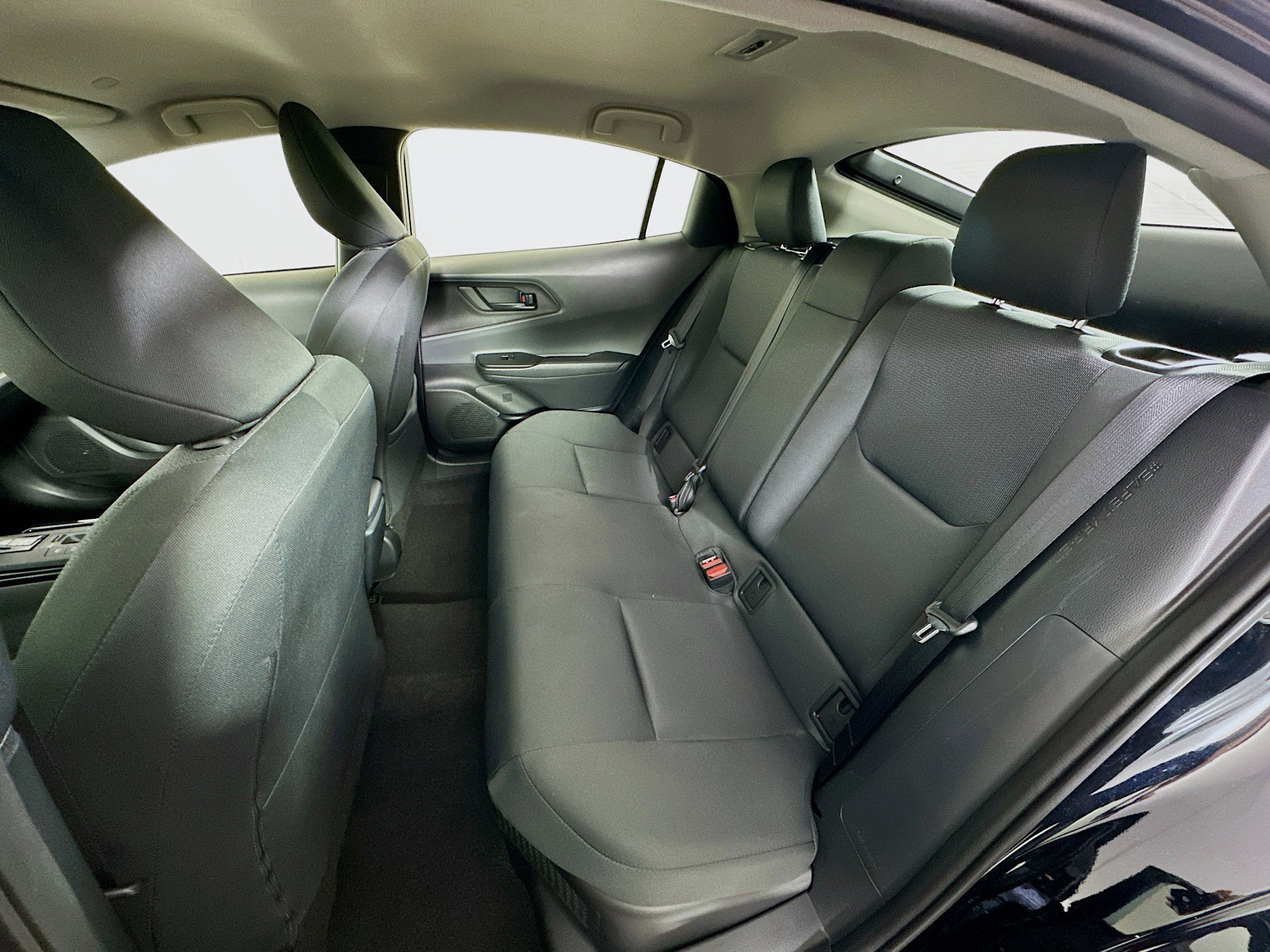 Used 2025 Toyota Prius LE image 26