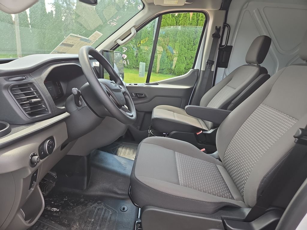 New 2026 Ford Transit 250 148 Medium Roof RWD image 10
