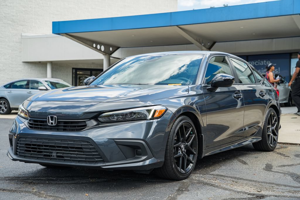 Used 2023 Honda Civic Sport image 3