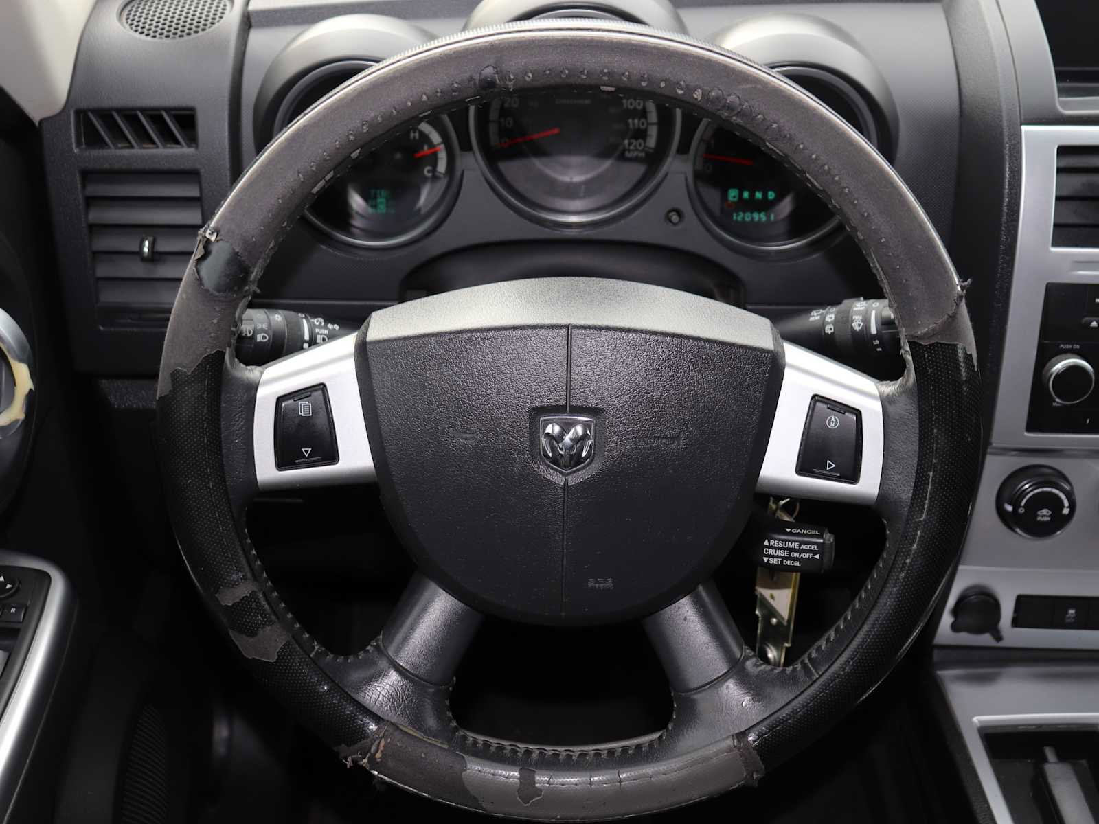 Used 2011 Dodge Nitro SXT image 27