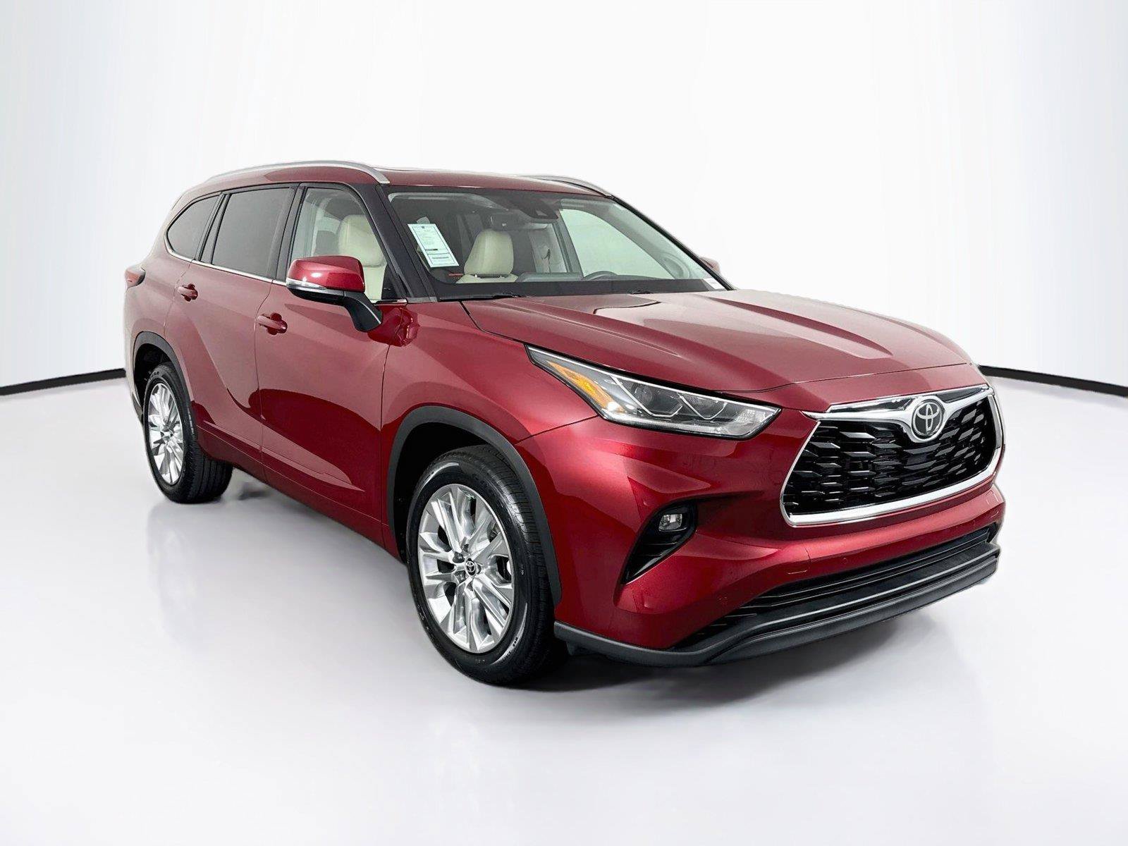 Certified 2021 Toyota Highlander Limited FWD image 10