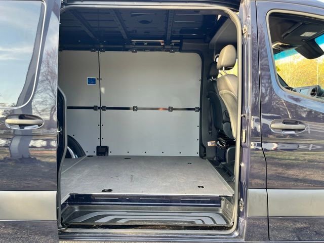 Used 2024 Mercedes-Benz Sprinter 2500 image 18