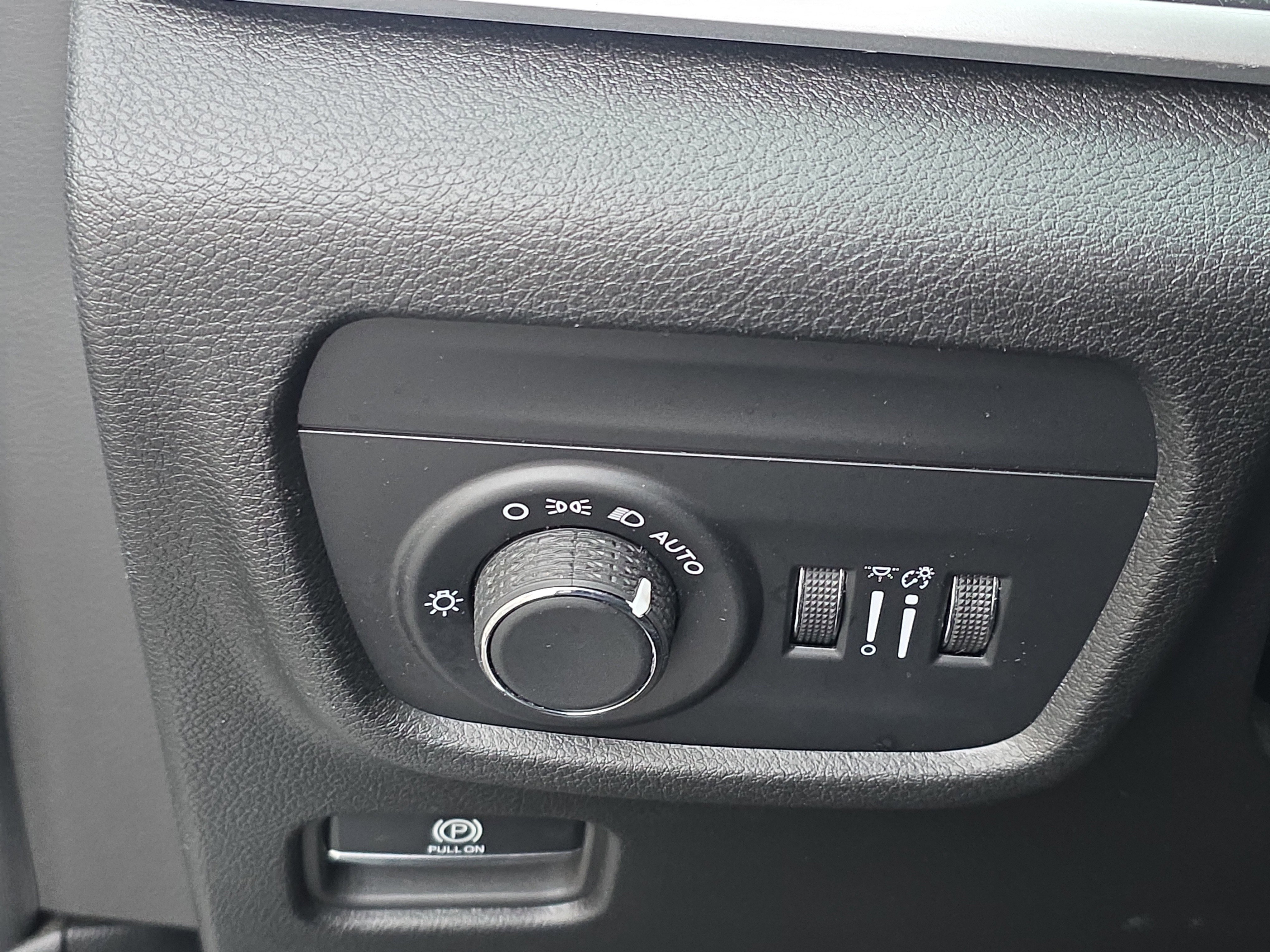 Used 2023 Jeep Grand Cherokee L Laredo image 23