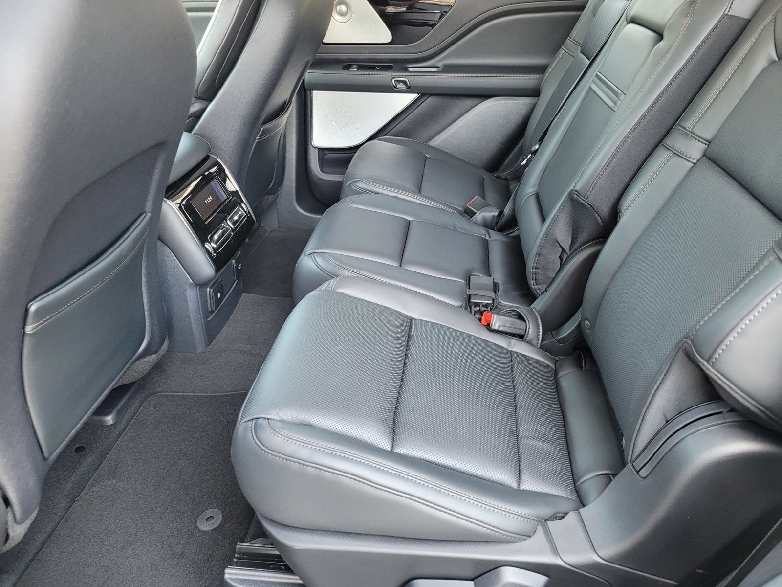 New 2026 Lincoln Aviator Reserve AWD/4WD image 7