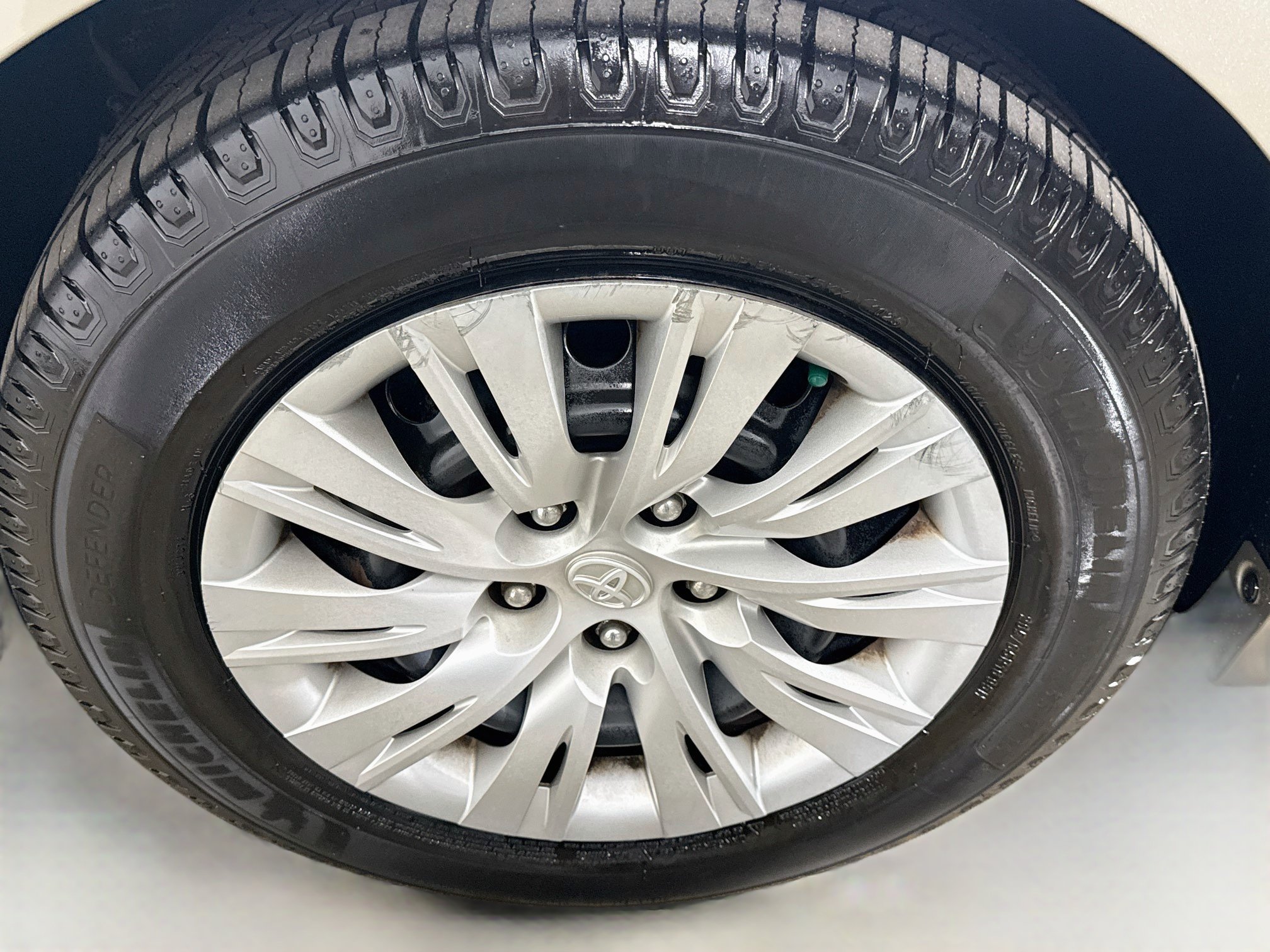 Used 2014 Toyota Camry LE FWD image 9
