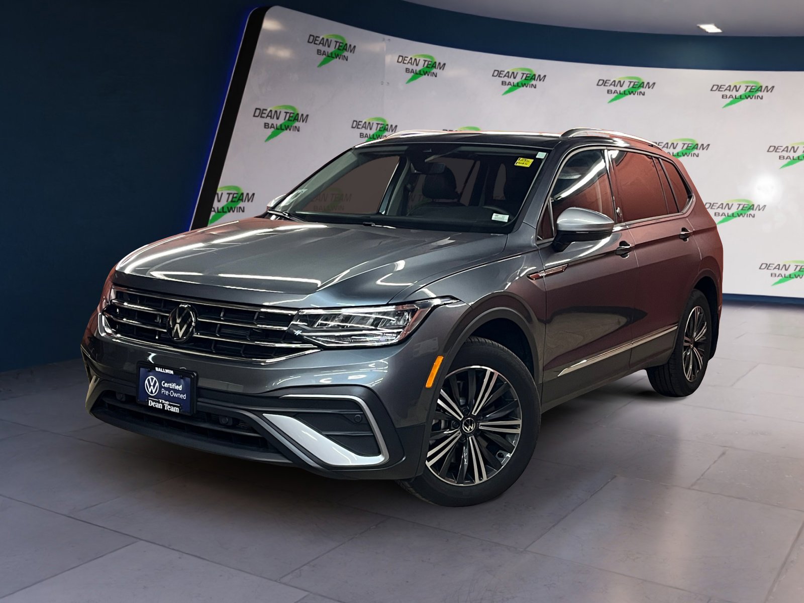 Certified 2024 Volkswagen Tiguan Wolfsburg Edition image 3