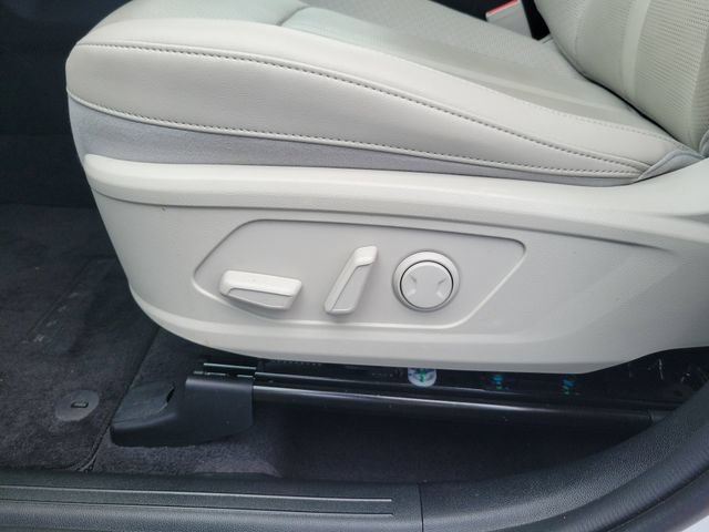 Certified 2025 Kia Sorento S FWD image 15